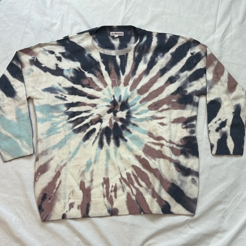 Women's sweater